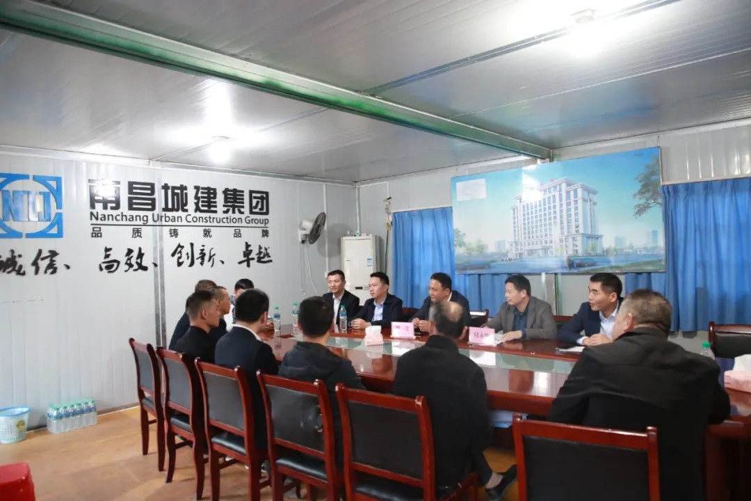 南昌城投集團(tuán)人武部開展傳承軍人精神，做集團(tuán)建設(shè)發(fā)展的“排頭兵”座談會