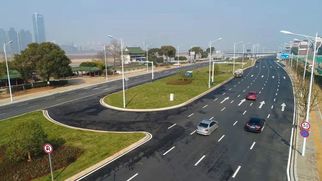 “不堵車了，通過時(shí)間至少縮短了三分之二” 沿江中北大道提升改造（一期）工程主線通車方便市民出行